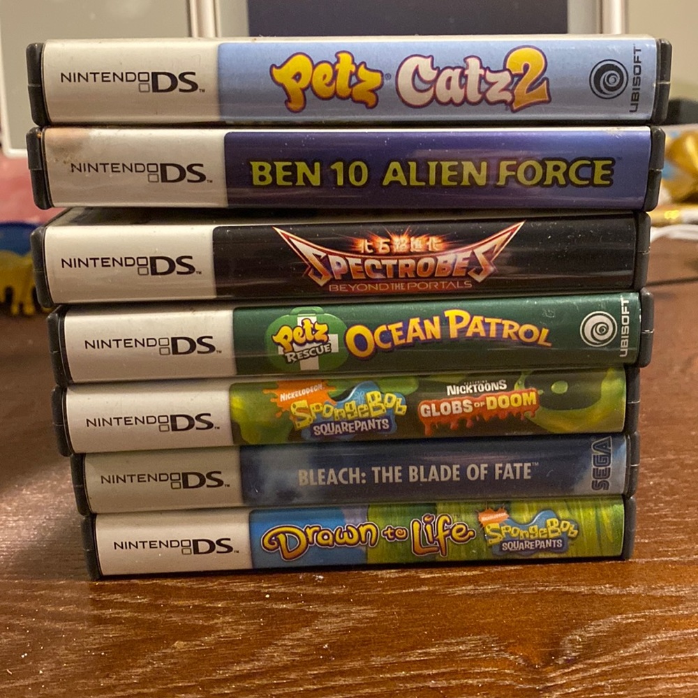 Nintendo DS Case and 7 Games with Surprise Gameboy Games!